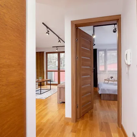 Industrial Fredry With Parking By Renters Apartament *