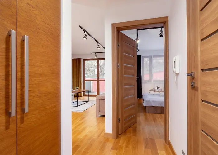 Industrial Fredry With Parking By Renters Appartamento *