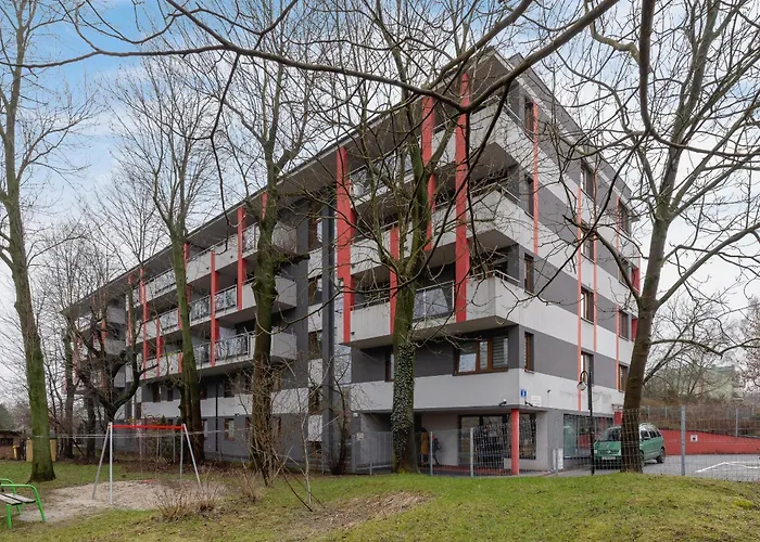 Industrial Fredry With Parking By Renters Appartamento