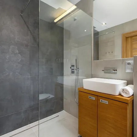 Industrial Fredry With Parking By Renters *